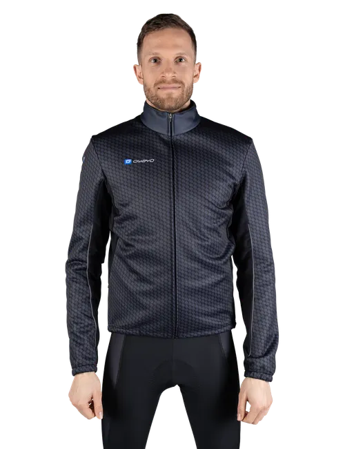 Le modèle mesure 186 cm et porte une taille  5