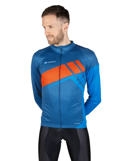  Le modèle mesure 186 cm  cm et porte une taille  5