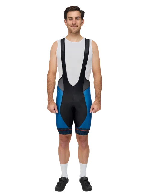  Le modèle mesure 178 cm  cm et porte une taille  4