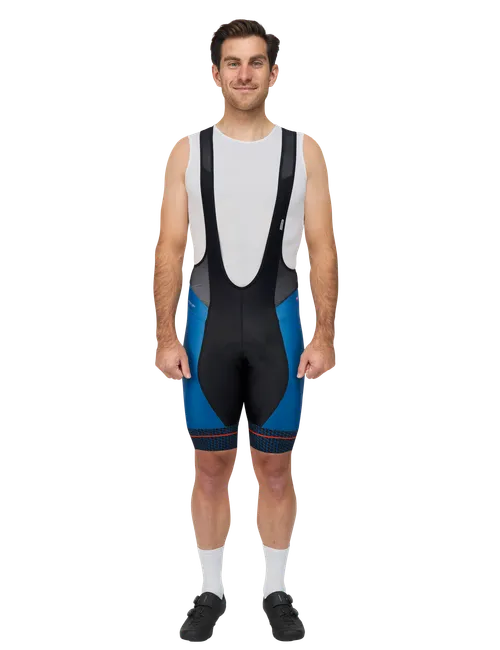  Le modèle mesure 178 cm et porte une taille  4