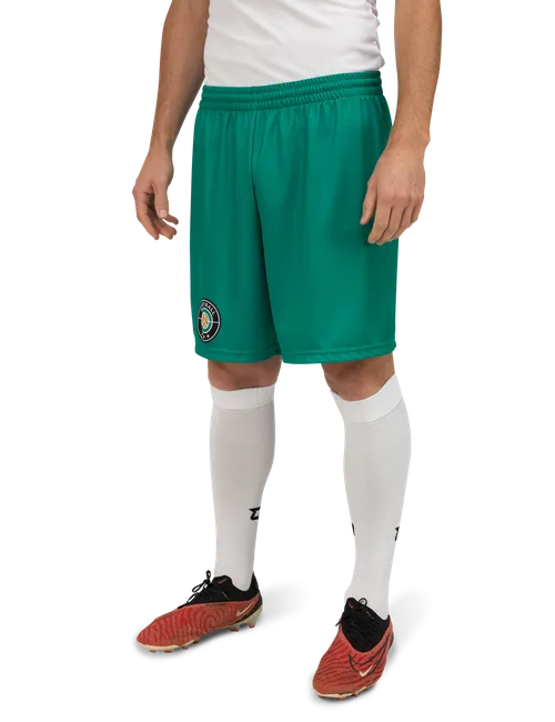  Le modèle mesure 176 cm et porte une taille  4