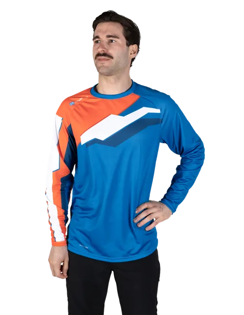  Le modèle mesure 182 cm  cm et porte une taille  6